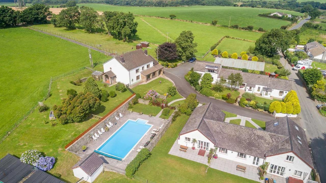 Trenewydd Farm Holiday Cottages カーディガン エクステリア 写真