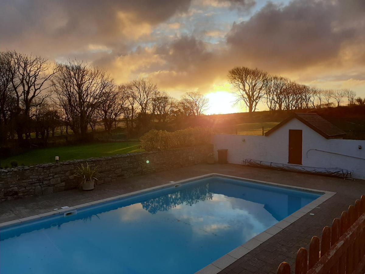 Trenewydd Farm Holiday Cottages カーディガン エクステリア 写真
