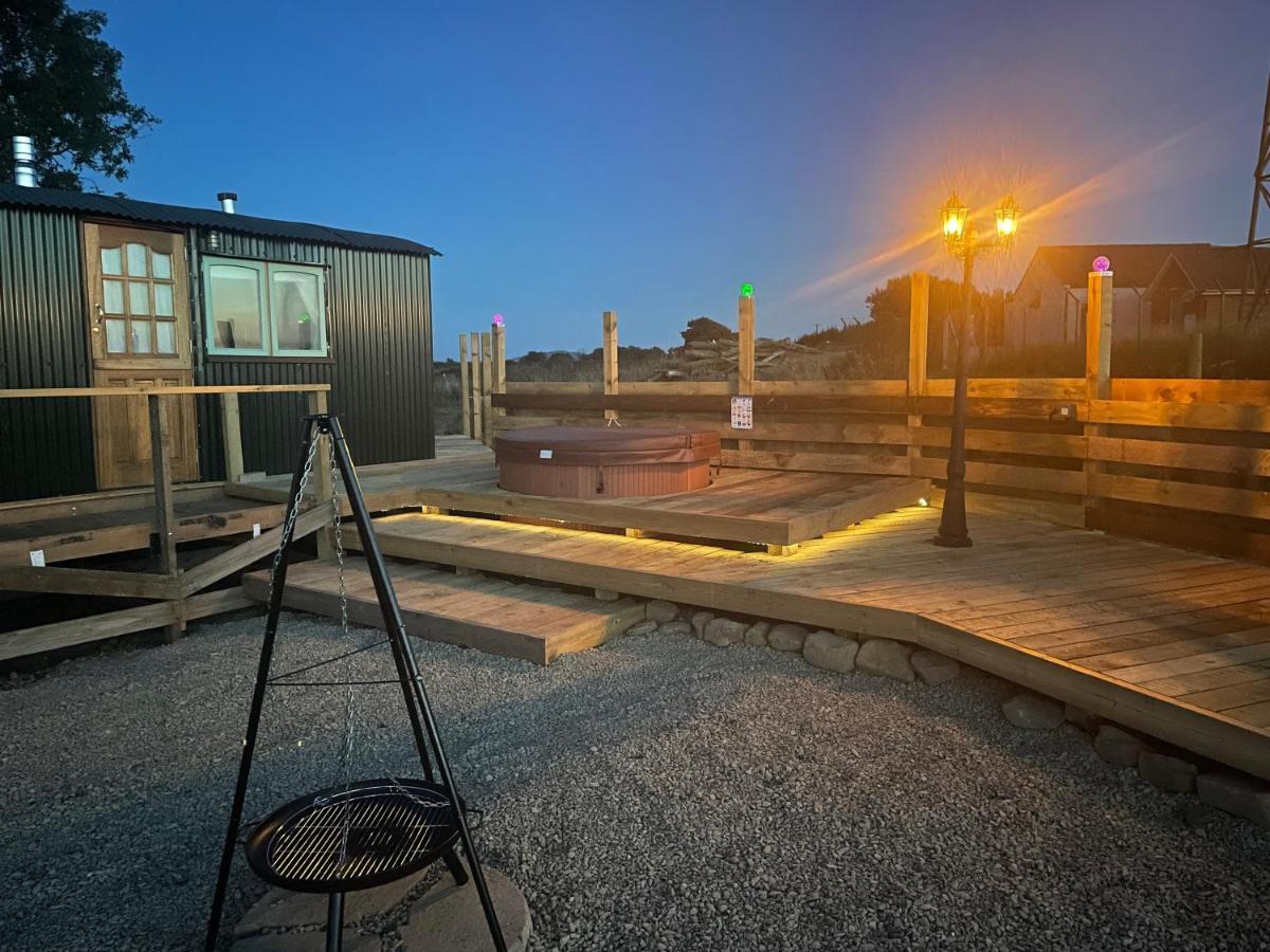 Trenewydd Farm Holiday Cottages カーディガン エクステリア 写真