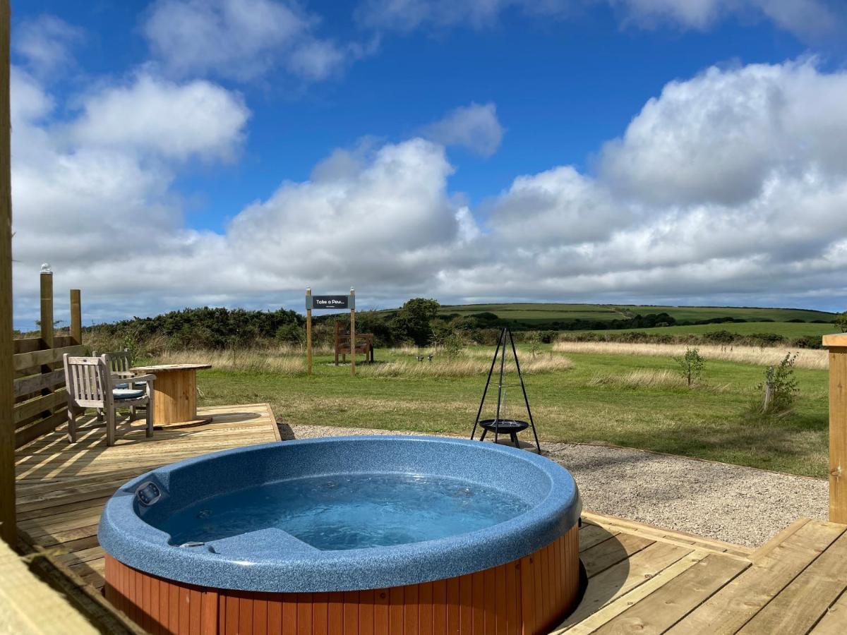 Trenewydd Farm Holiday Cottages カーディガン エクステリア 写真