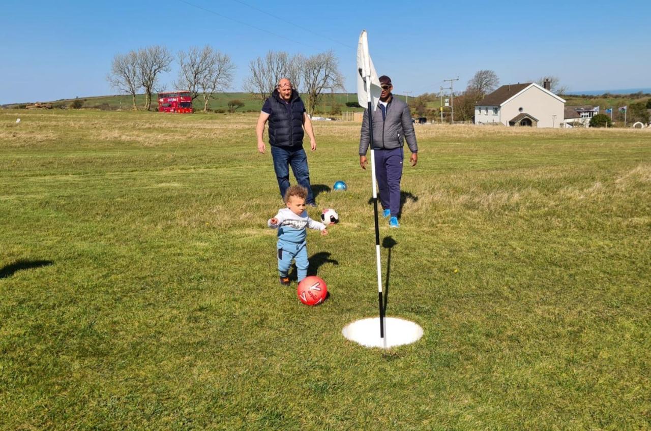 Trenewydd Farm Holiday Cottages カーディガン エクステリア 写真