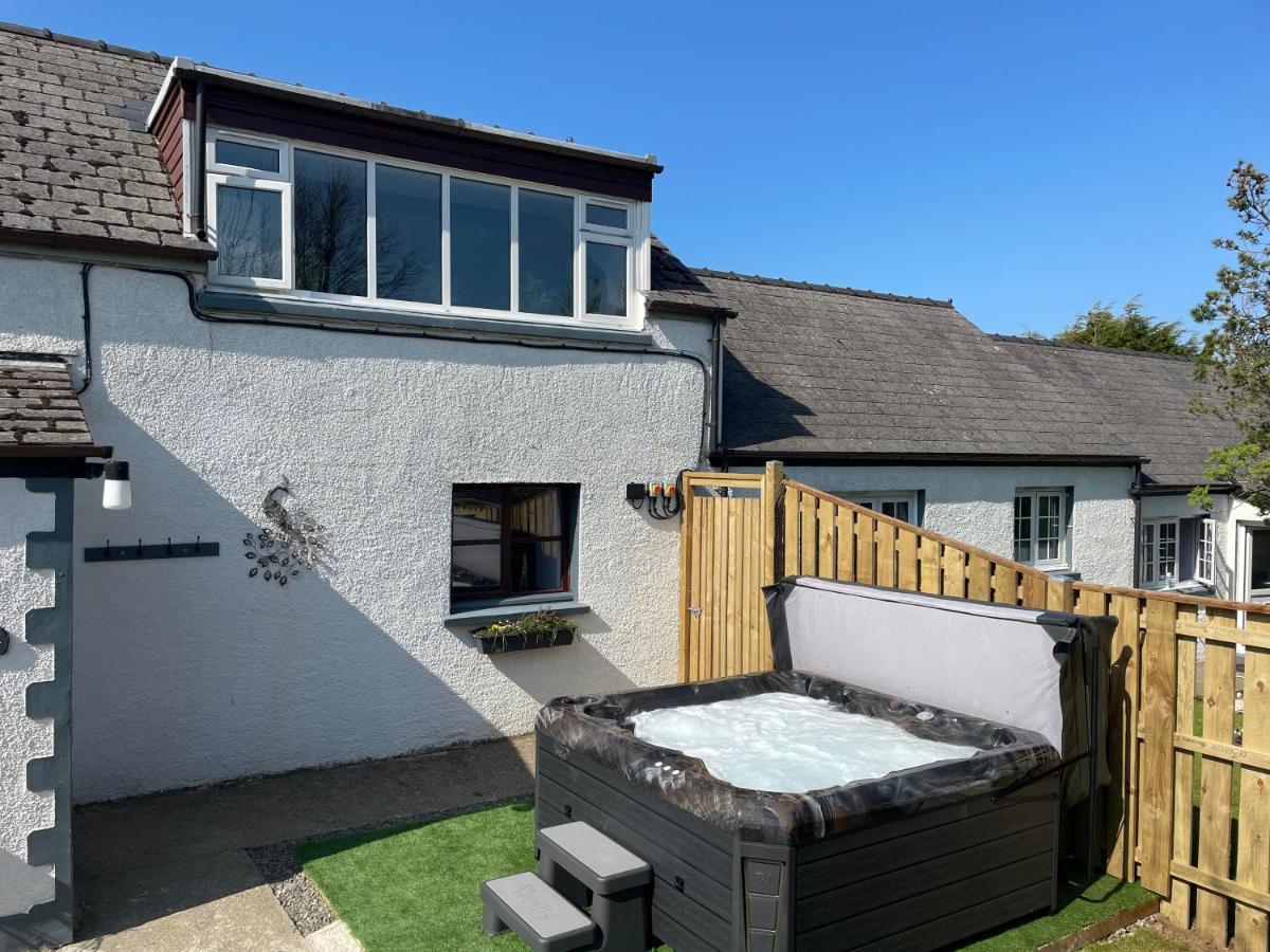 Trenewydd Farm Holiday Cottages カーディガン エクステリア 写真