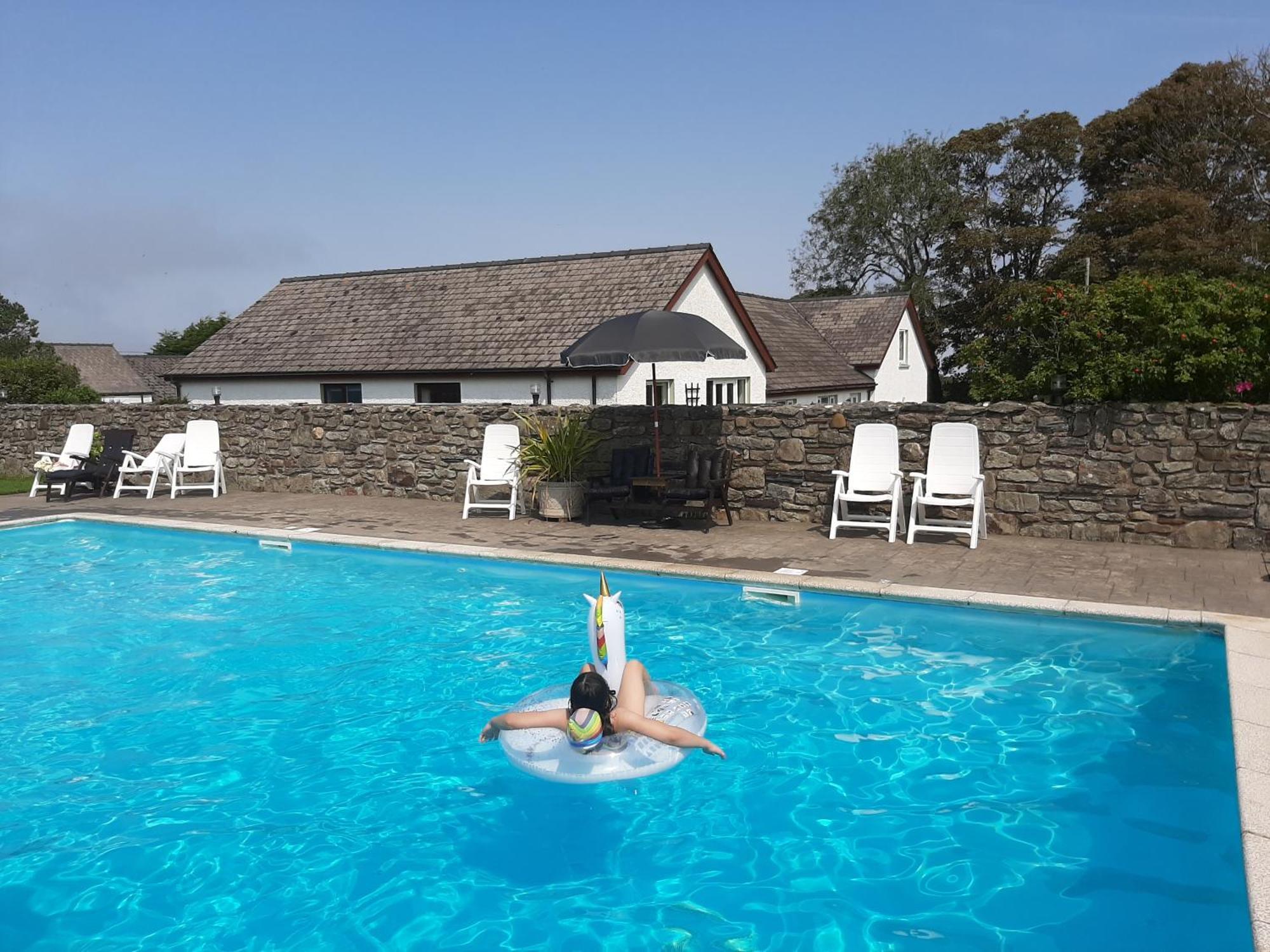 Trenewydd Farm Holiday Cottages カーディガン エクステリア 写真