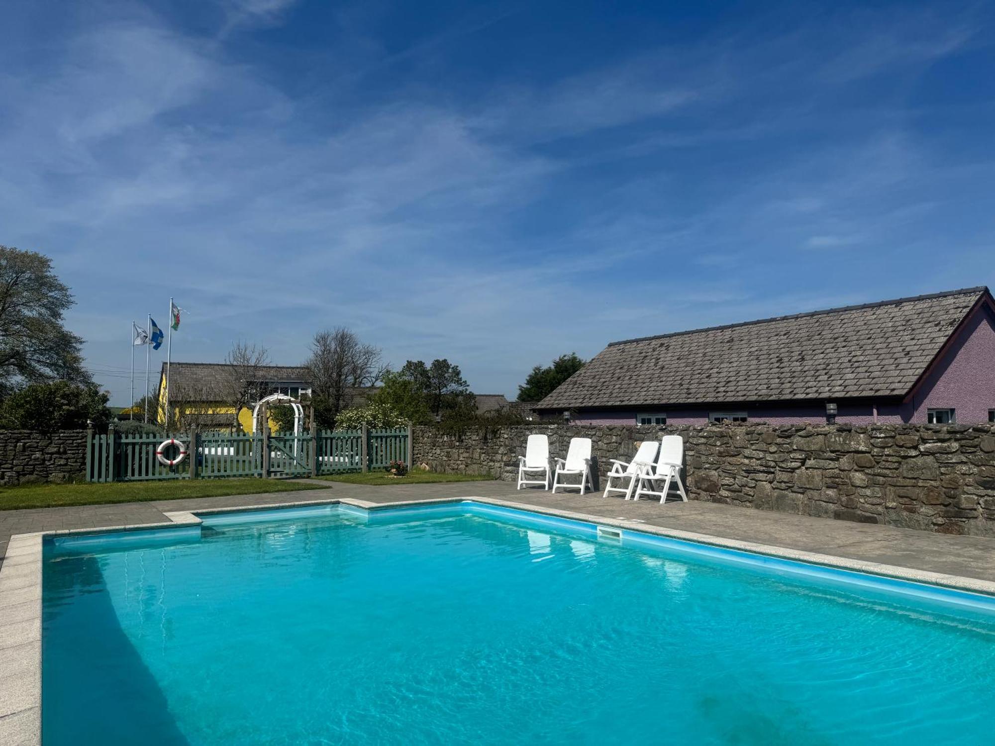 Trenewydd Farm Holiday Cottages カーディガン エクステリア 写真