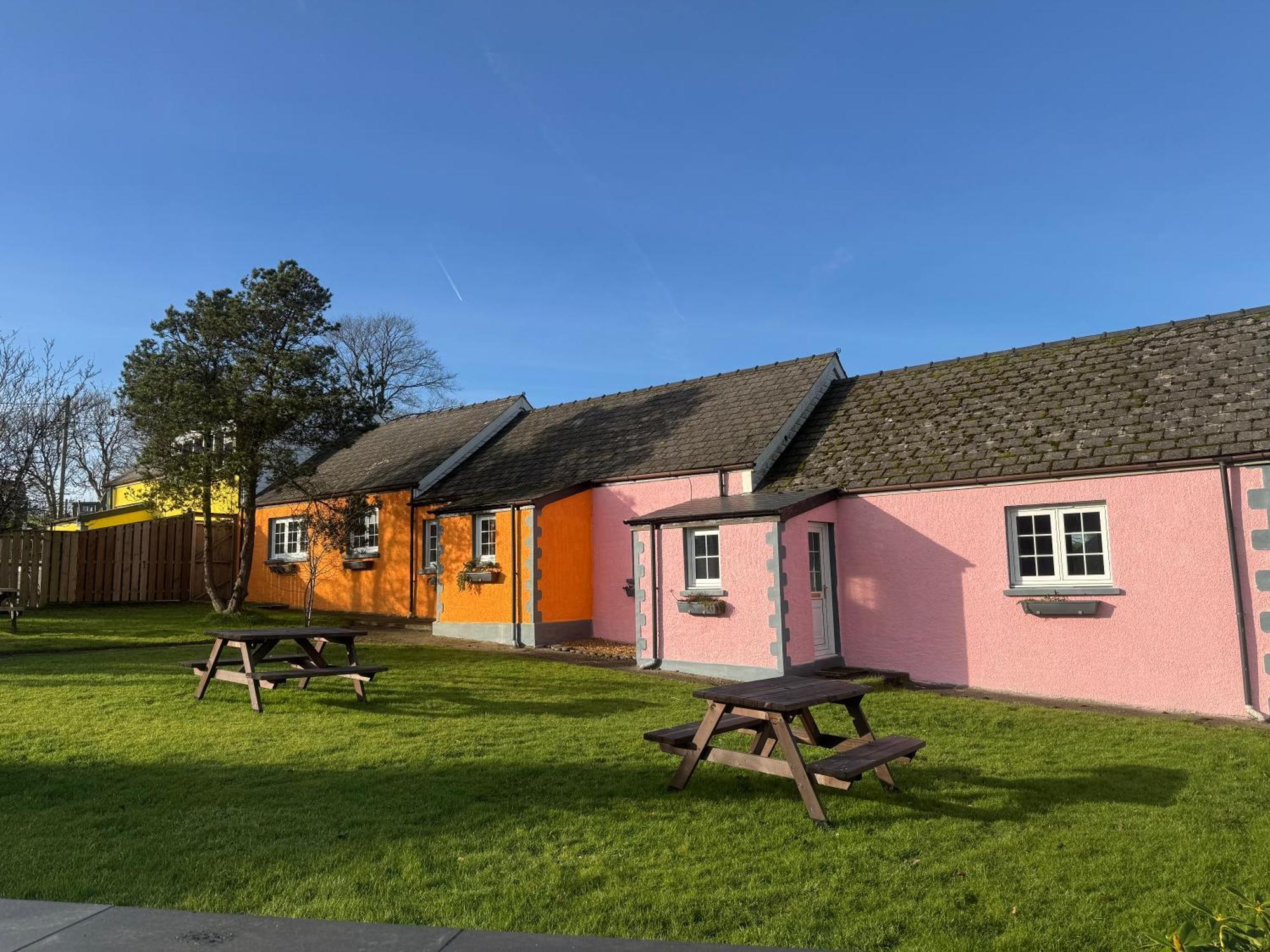 Trenewydd Farm Holiday Cottages カーディガン エクステリア 写真